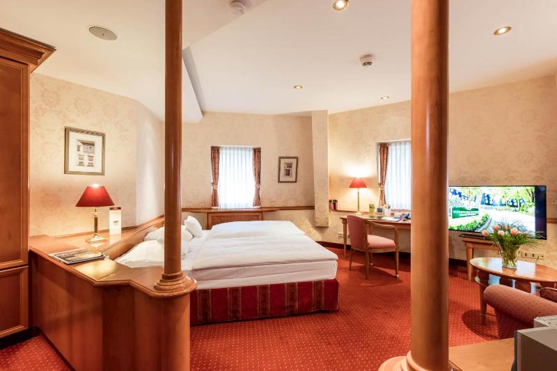 Junior Suite image 1