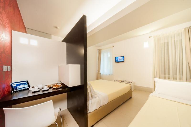 Savoy Hotel - image 16