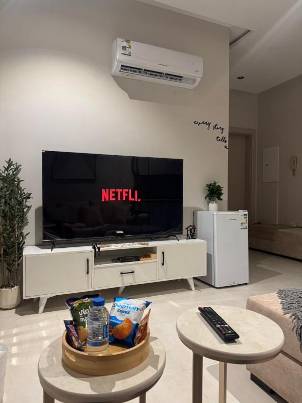 Cozy 1BR Apartment with balcony & Free parking - image 1