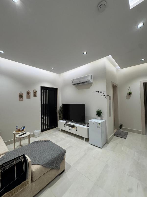 Cozy 1BR Apartment with balcony & Free parking - image 7