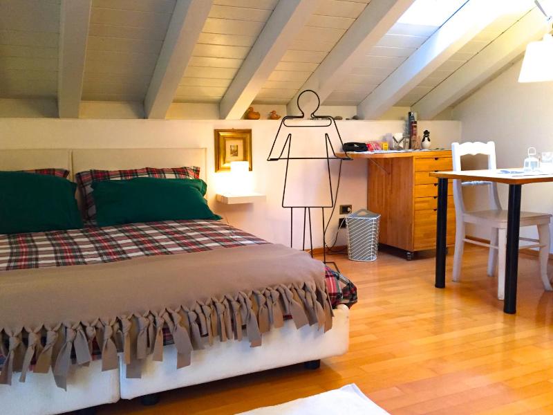 Triple Room with Private Bathroom image 2