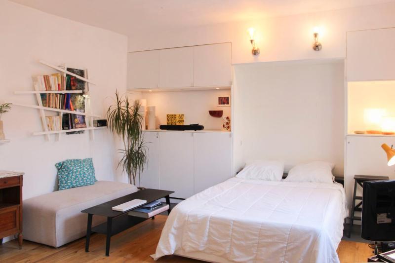 Charming studio with courtyard near Père-Lachaise - image 12