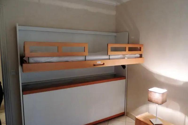 Apartment with pool and garden in Saint Aygulf - image 6
