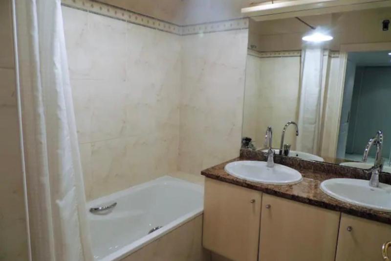 Apartment with pool and garden in Saint Aygulf - image 5