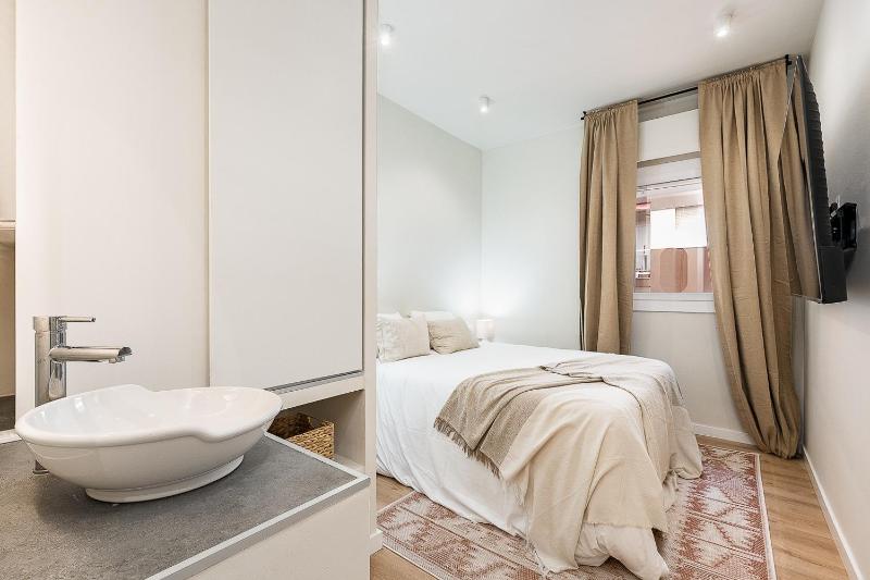 Camp Nou Grand Apartment - image 14