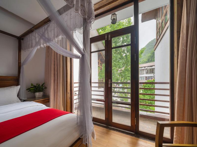 Zhangjiajie Courtyard Hotel-Chinese-Style HotelZen Tea Culture ExperienceYoga-Healing ClassAntique Beauty Free Breakfast Itineary Plan& Purchase Tickets Free luggage storageVegan Available - image 47