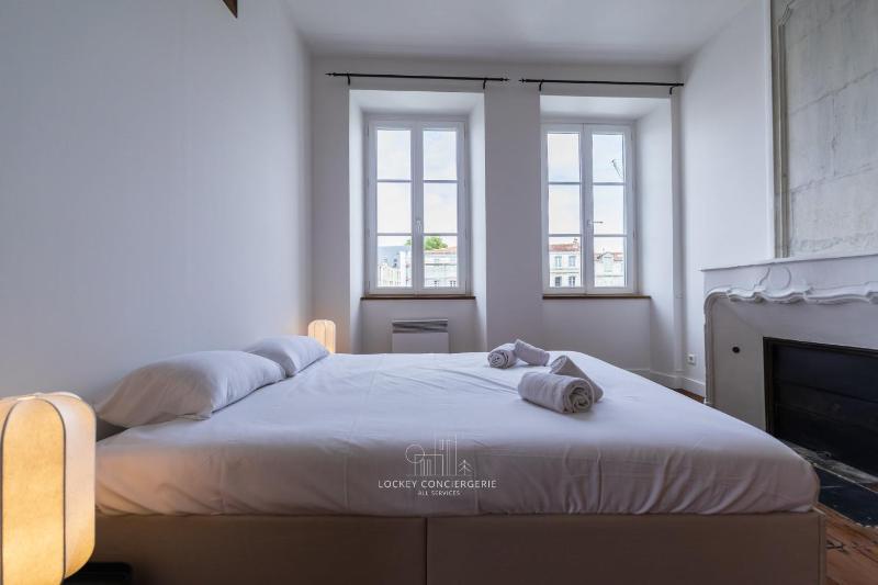 Appartement d'exception avec vue sur le port - image 12