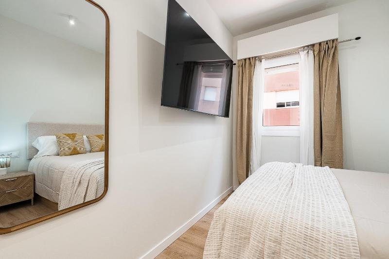 Barcelona Stadium Prestige Apartment - image 8