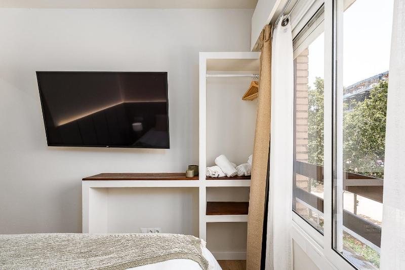 Barcelona Stadium Prestige Apartment - image 15