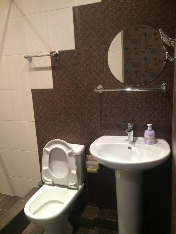 Standard Double Room image 3