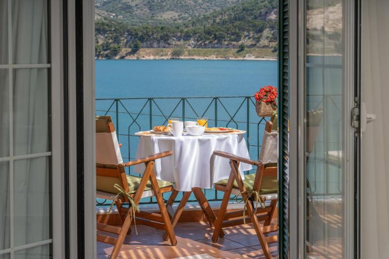 Argostοli Bay Apartments - image 48