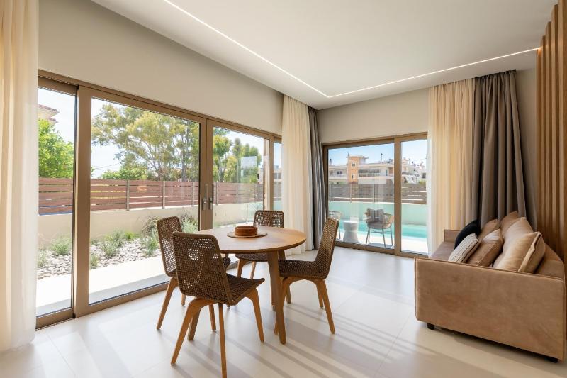 IONE Suites - image 25