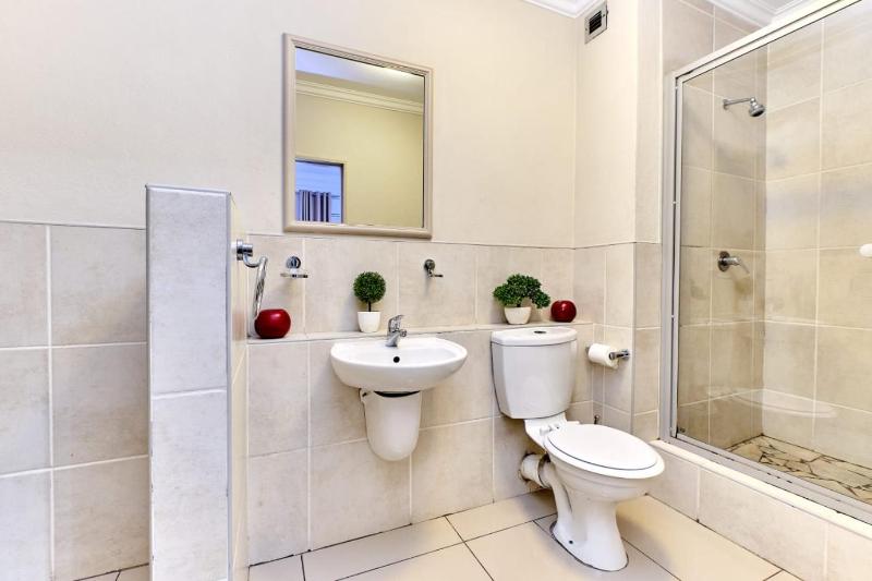 Westpoint Sandton Elite Suites - image 9