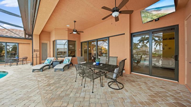 III Palms Oasis - image 9