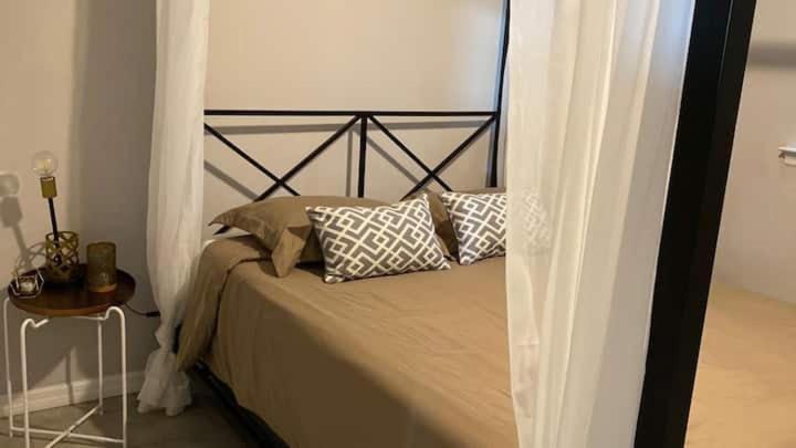 French Villa - image 7