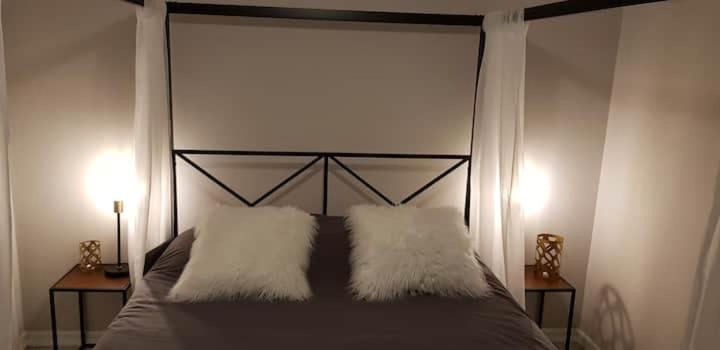 French Villa - image 19
