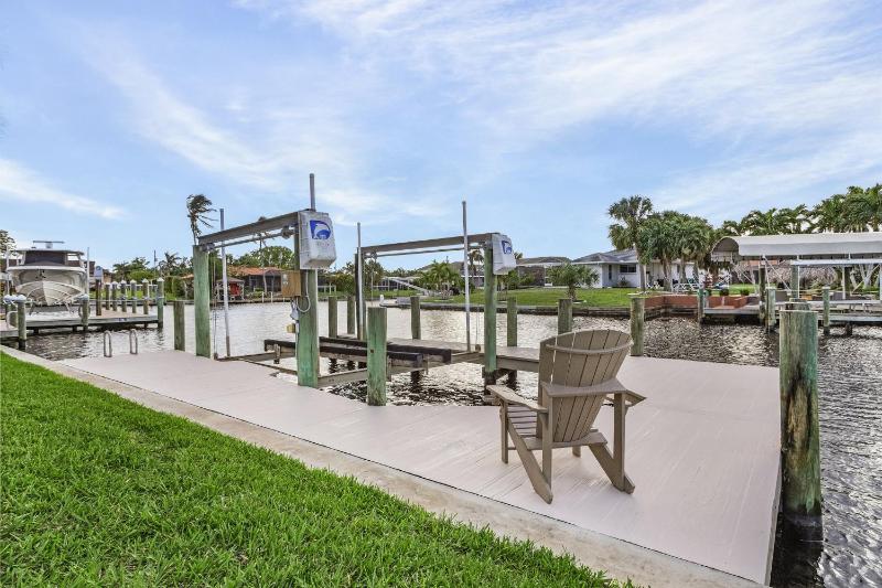 Majestic by the Yacht Club - image 38