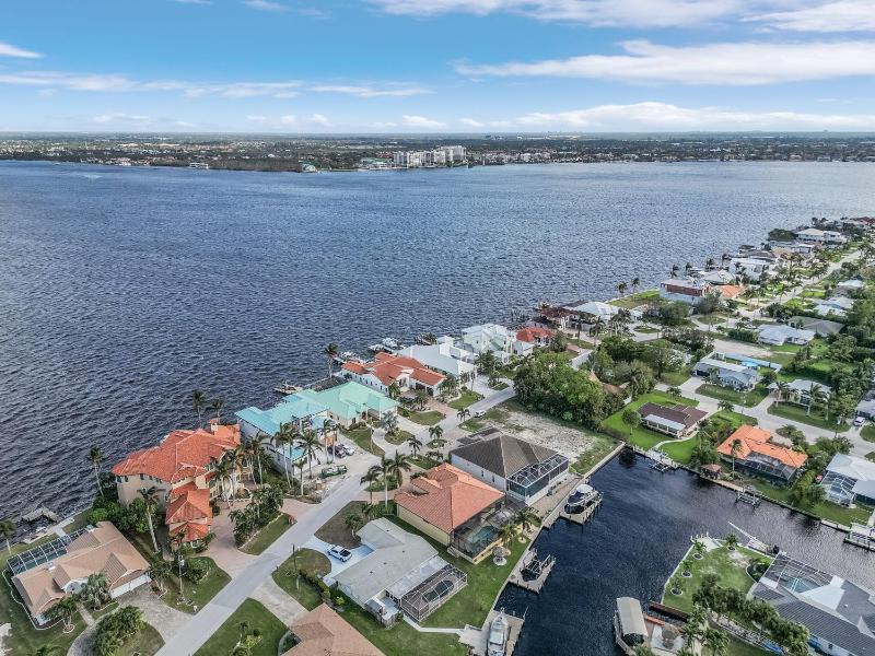 Majestic by the Yacht Club - image 9