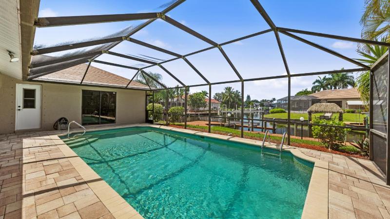 Sunset Palms Dockside Retreat - image 6