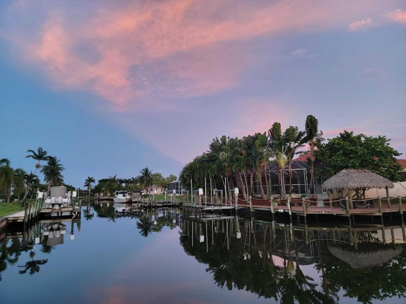 Sunset Palms Dockside Retreat - image 19