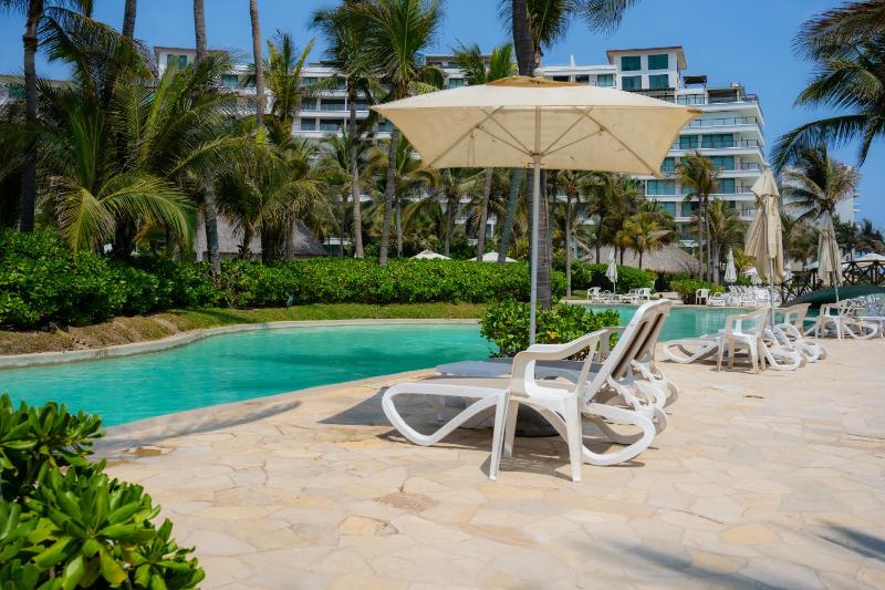 Family Apartment Beach & Pool in Acapulco 4 BR - image 8