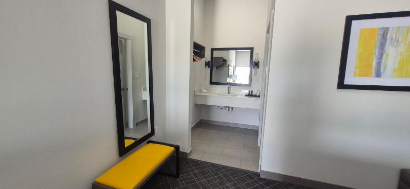 Platinum inn Copperfield - image 5