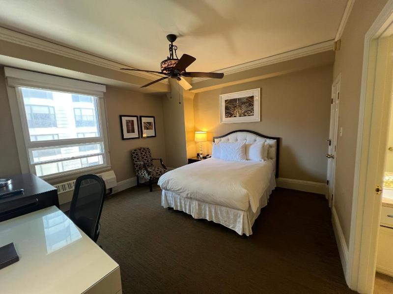 Kensington Park Hotel - image 1