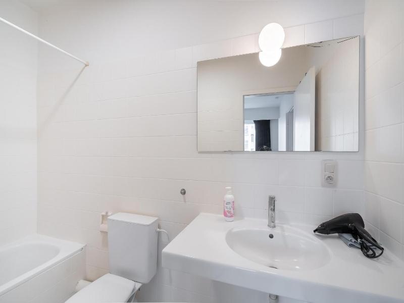 Antwerp bright apartment stay - image 2