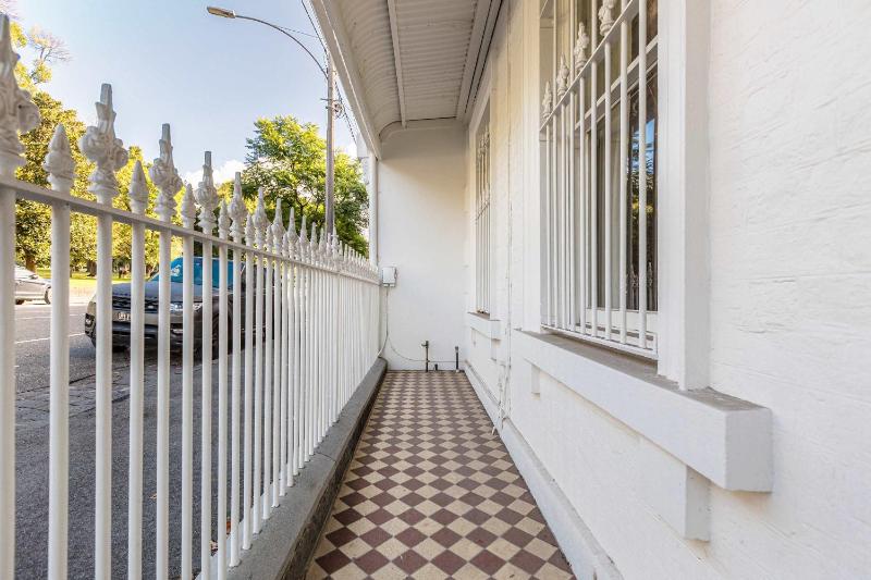 VAQUAY Heirloom In Carlton - image 13