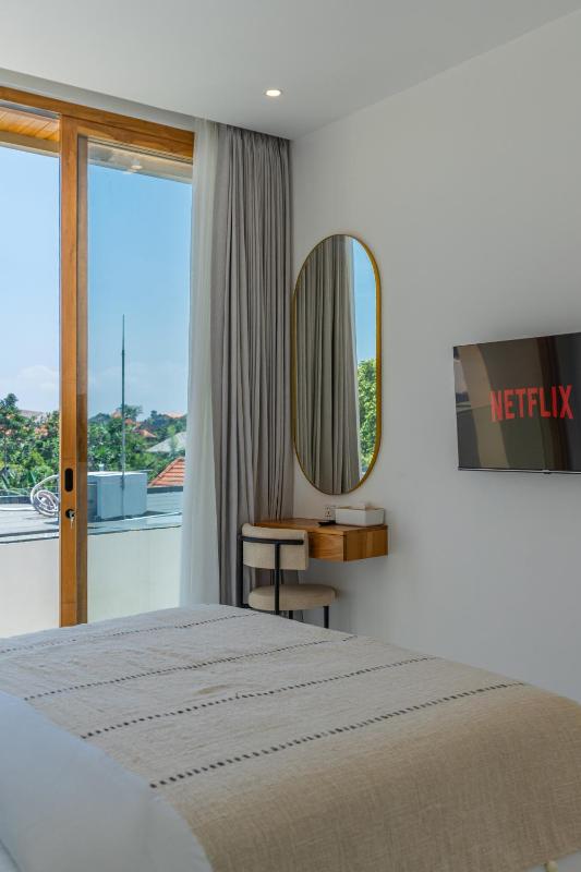 Maiora Hills - Chic 2BR Villa in Central Canggu 4 Mins to Beach! - image 38