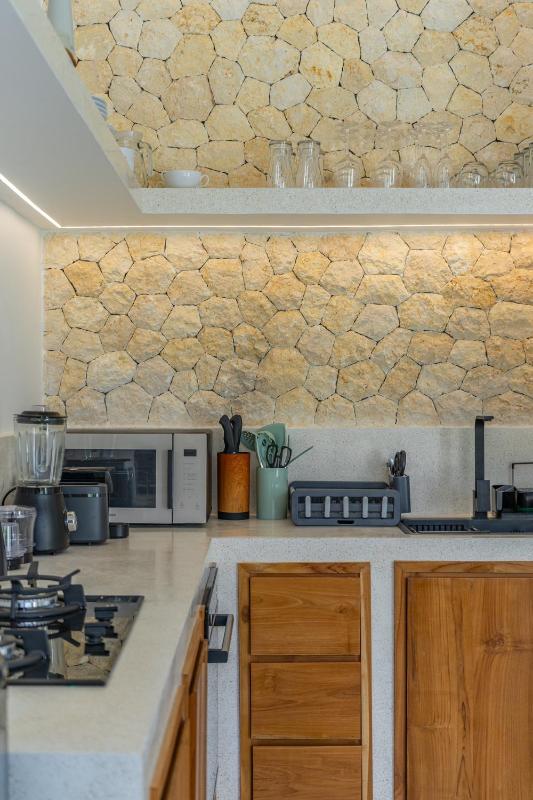 Maiora Hills - Chic 2BR Villa in Central Canggu 4 Mins to Beach! - image 16