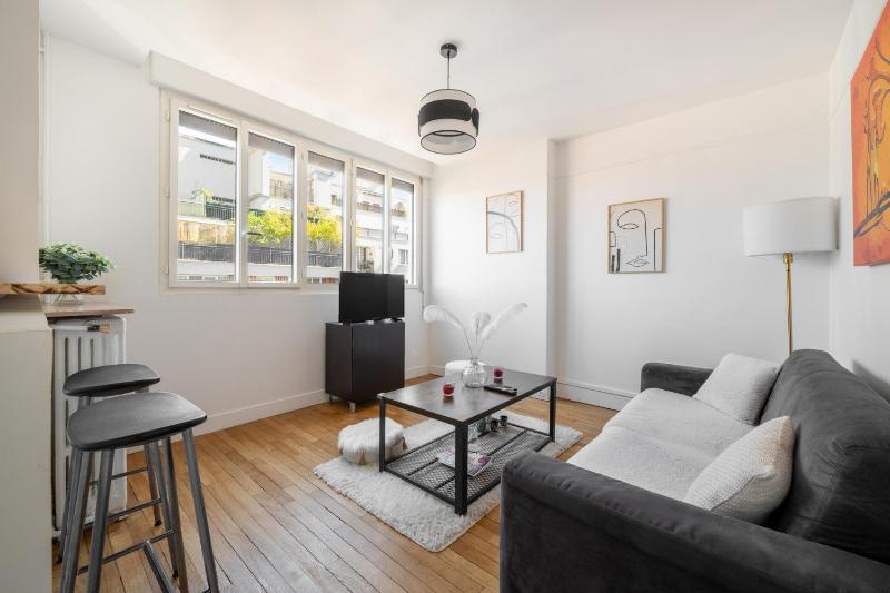 Bright 1BDR Retreat in Paris 15th - image 8
