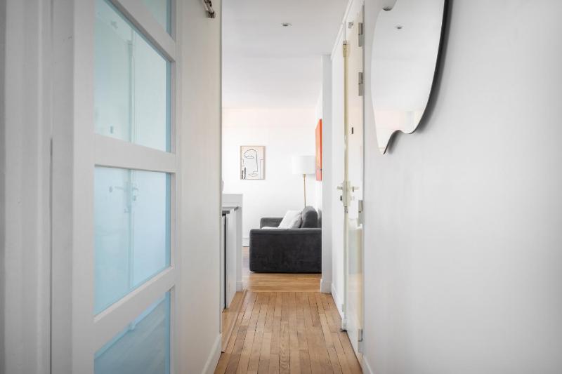 Bright 1BDR Retreat in Paris 15th - image 7