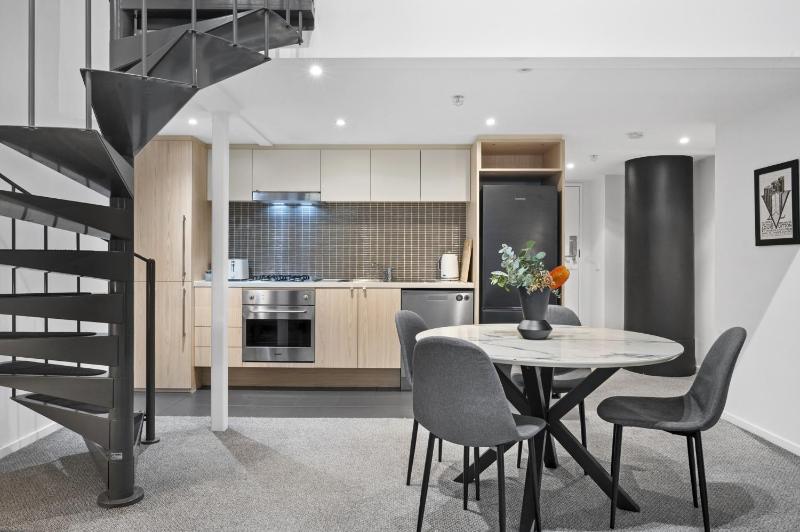 Heritage Loft with Degraves Lane Melbourne CBD - image 1