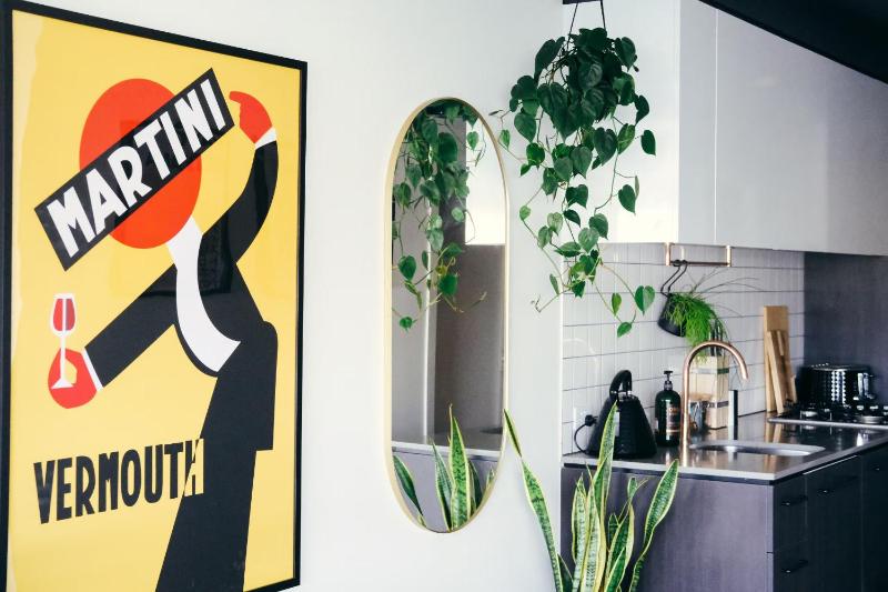 Stylish 1BR in the heart of Trendy Fitzroy - image 3