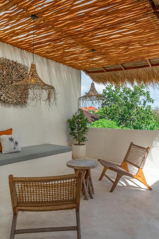 Casa Makana - Modern 2BR Island Boho Villa with Private Rooftop! - image 21