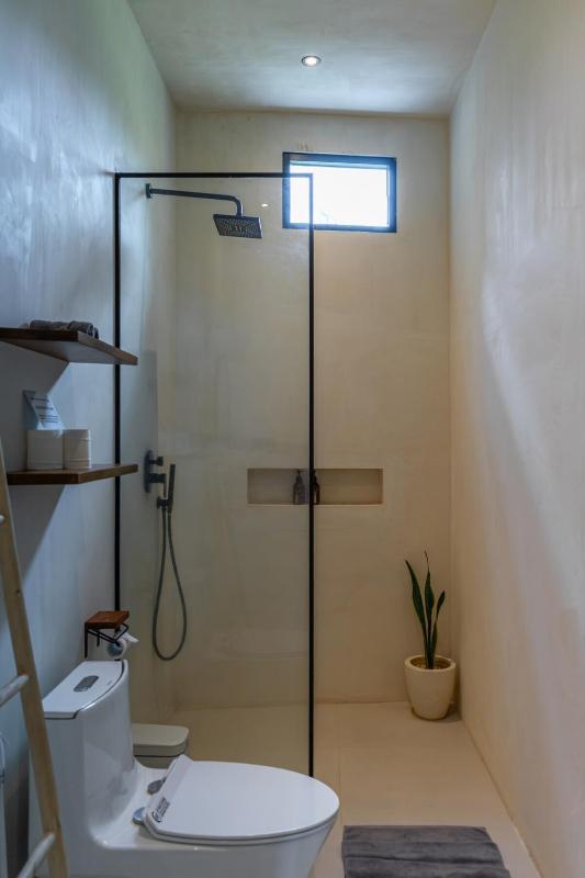 Casa Makana - Modern 2BR Island Boho Villa with Private Rooftop! - image 18