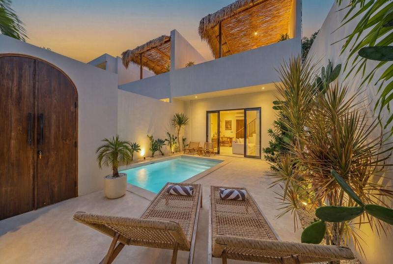 Casa Makana - Modern 2BR Island Boho Villa with Private Rooftop! - image 31