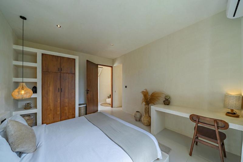 Casa Makana - Modern 2BR Island Boho Villa with Private Rooftop! - image 25