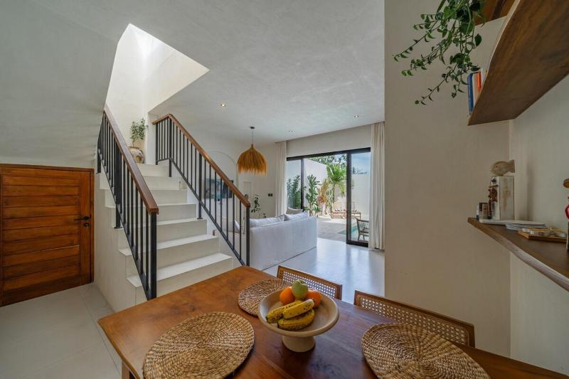 Casa Makana - Modern 2BR Island Boho Villa with Private Rooftop! - image 4