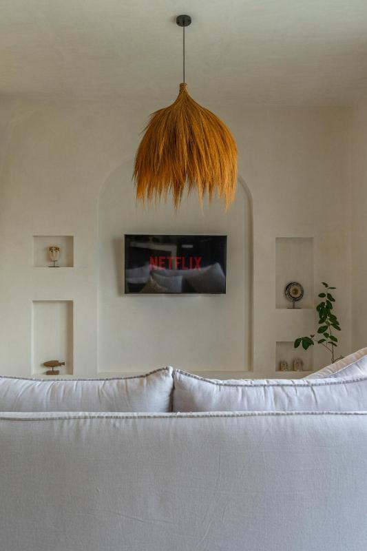 Casa Makana - Modern 2BR Island Boho Villa with Private Rooftop! - image 44