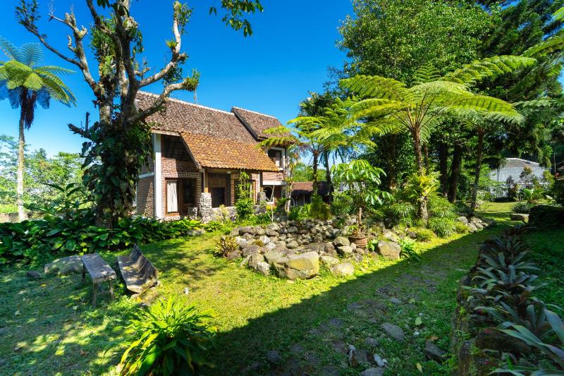 Tempuran Hills Family Homestay By ARBA - image 1
