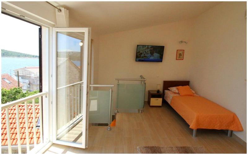 Apartment Karmela - image 8