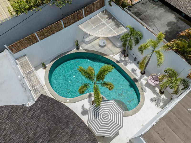 Weiss Berawa - Chic 3BR Villa with Pool 5 Minutes to Berawa Beach - image 23
