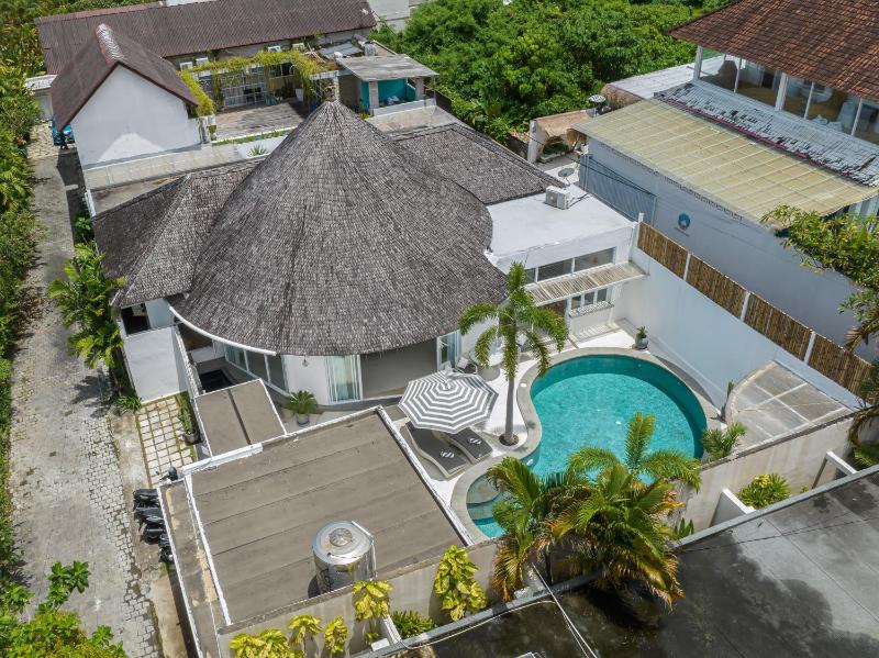 Weiss Berawa - Chic 3BR Villa with Pool 5 Minutes to Berawa Beach - image 12