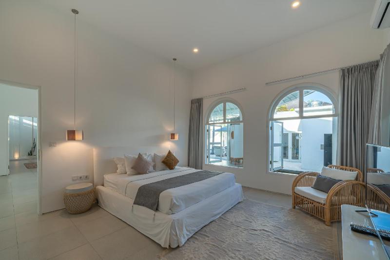 Weiss Berawa - Chic 3BR Villa with Pool 5 Minutes to Berawa Beach - image 38
