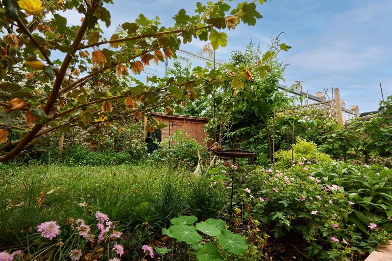 Host & Stay - Yellow House - image 21