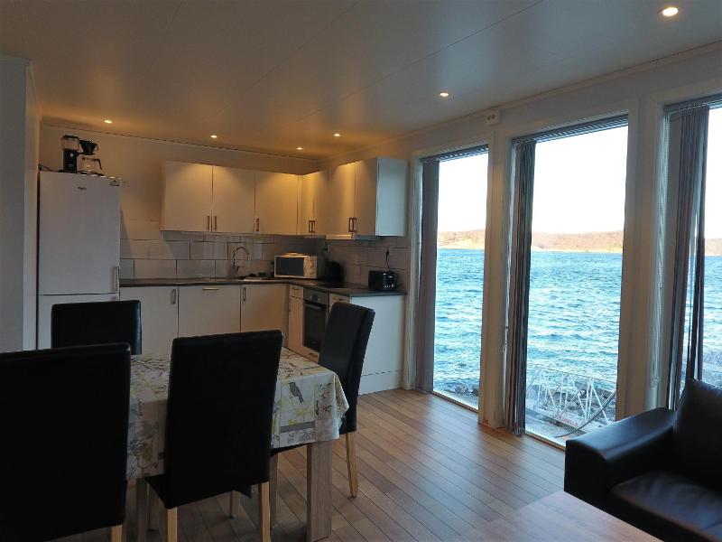 Three-Bedroom Apartment with Balcony image 2