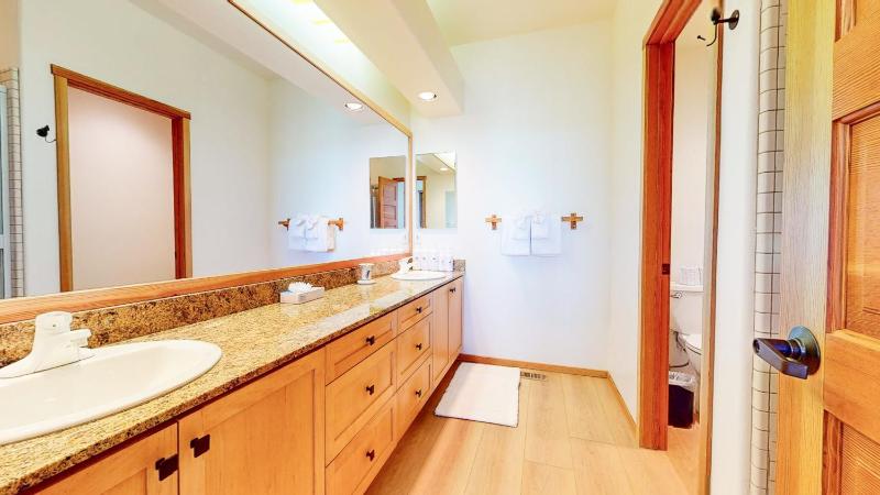 Snowcreek V #819 condo - image 32