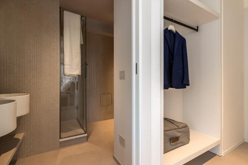 Suite 33 - Boutique Apartments - image 25